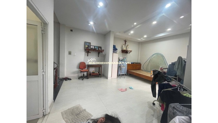 7 tỷ 2 - 100m ngang hơn 8m nhà 3 tầng kiên cố sát Vạn Phúc City - HẺM XE HƠI TỚI CỬA